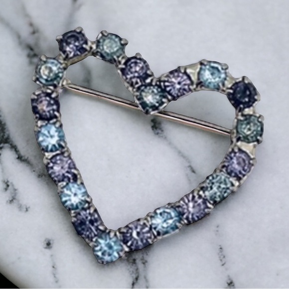 Vintage Jewelry - Vintage Blue Rhinestone Silver Tone Heart Brooch